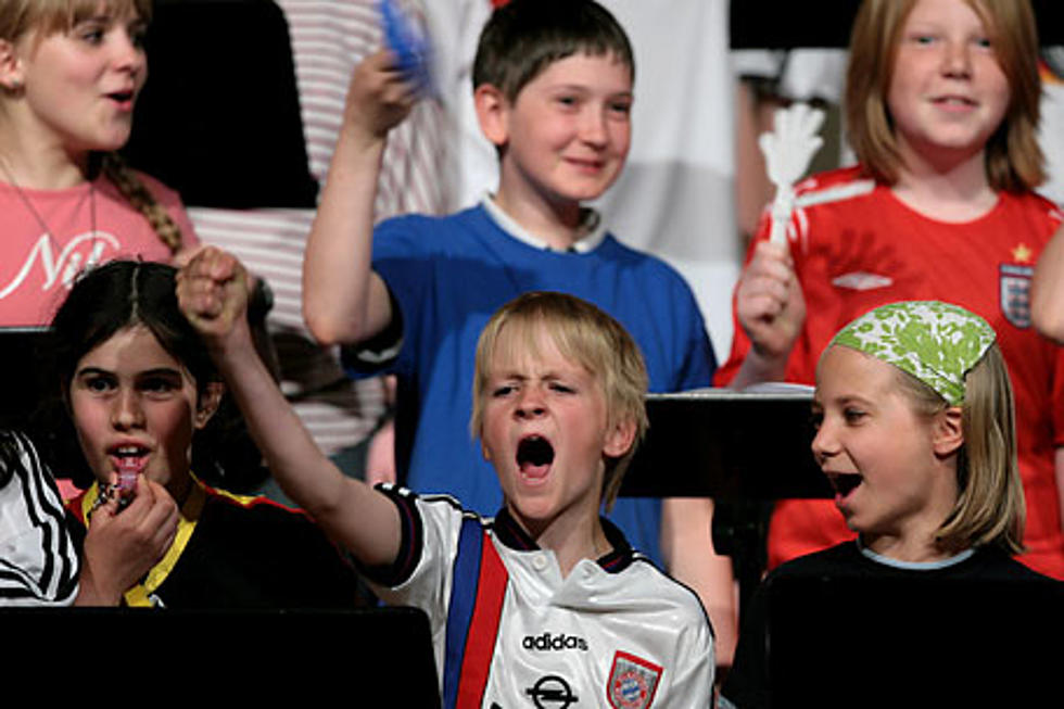 British Schoolchildren Sing Iron Maiden’s ‘Flight of Icarus’