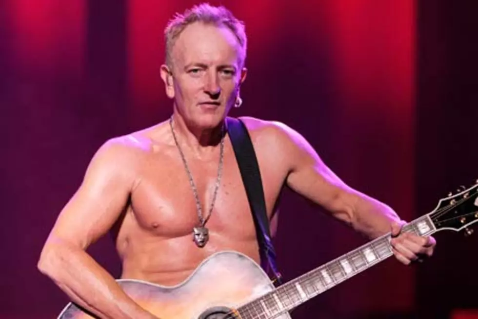 Def Leppard’s Phil Collen Stays in Shape on Tour by Kickboxing — Video