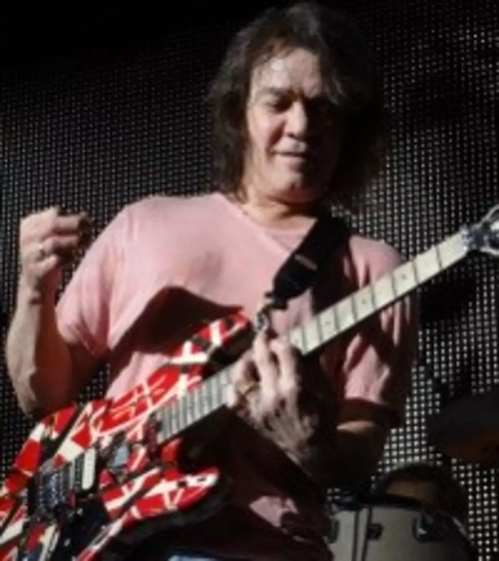 Van Halen Rock Intimate Show at Legendary Hollywood Studio (VIDEO)