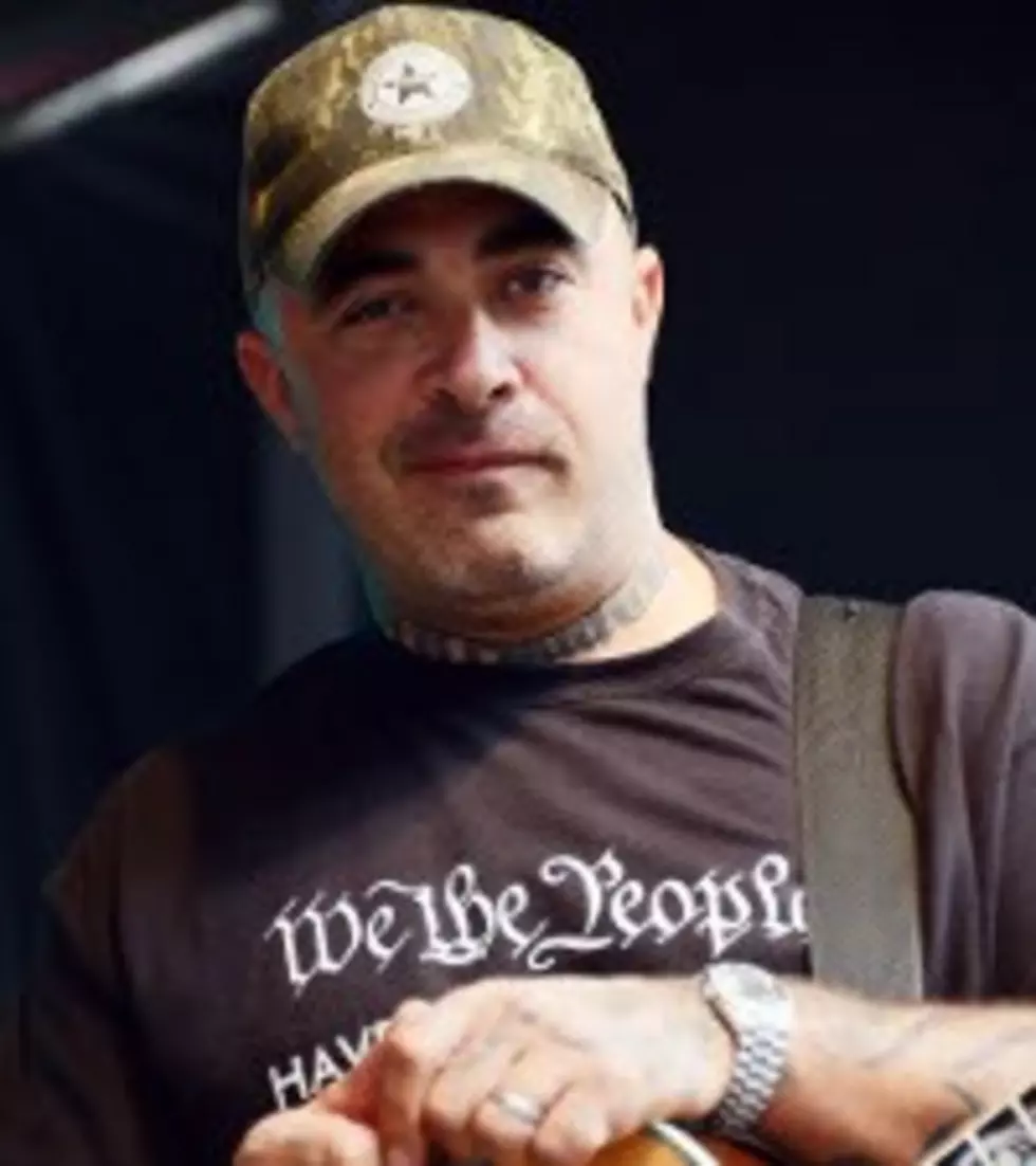 Aaron Lewis Launches Charity Golf Tournament + More Rock News