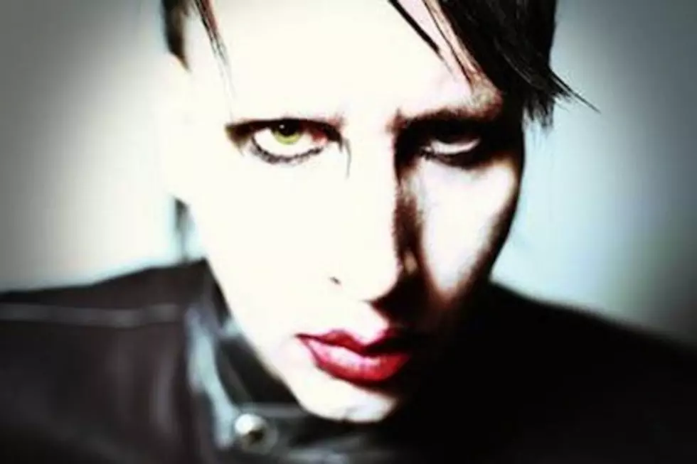 Marilyn Manson Simulates Wrist Slashing During Los Angeles Concert