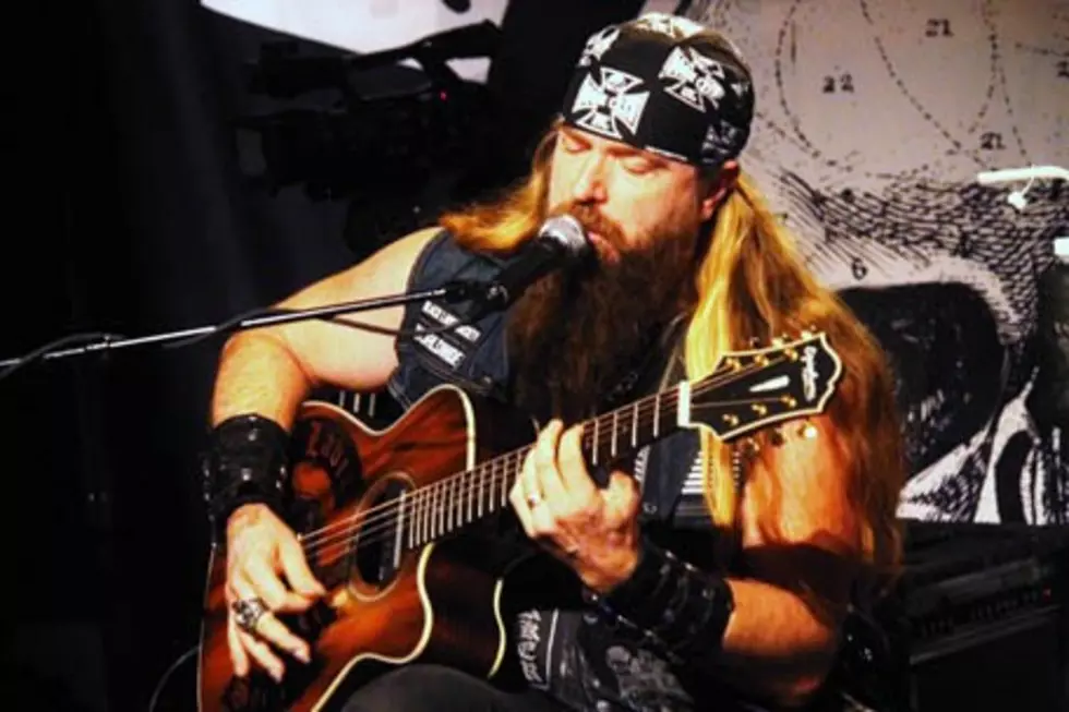 Zakk Wylde Treats Fans to an Intimate Evening of Music, Stories + Laughs in New York
