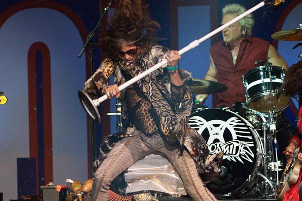 Aerosmith’s Steven Tyler to Have Knee Replacement Surgery