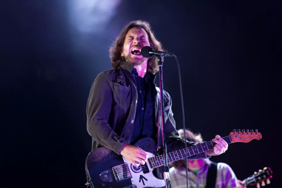 Pearl Jam Unveil Two New Songs at Chicago&#8217;s Wrigley Field Performance