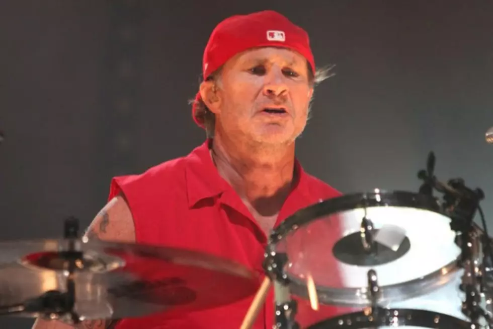 News From the Pit: Chad Smith Gets Death Threats, Gene Simmons Says He Can’t Sing