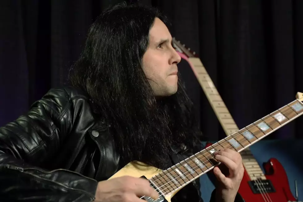 Gus G (Ozzy Osbourne / Firewind) Plays His Favorite Riffs